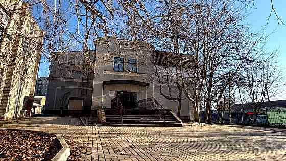 Сдается в аренду отдельно стоящее 3-этажное здание в г. Донецке, ул. Куйбышева Ростов-на-Дону