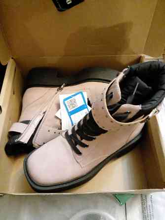 Ботинки женские 37 размер (новые)keddo Донецк