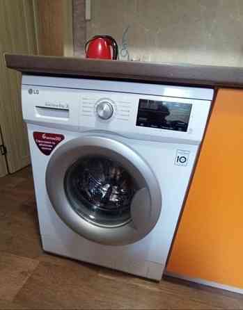 Сдаётся: однокомнатная квартира Район: Киевский Ориентир: Шахтёрская площадь Этаж: 4/5 Донецк