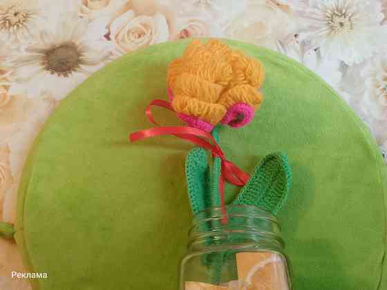 Вязаный махровый тюльпан Макеевка