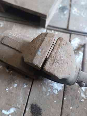 Продам тиски Донецк