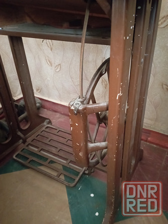 Швейная машинка.. Ножная. Донецк - изображение 3