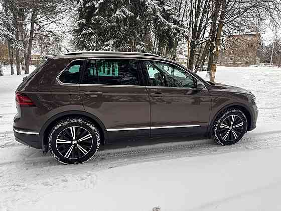 Volkswagen Tiguan Официальный весь в оригинале очень красивый хорошая комплектация Донецк