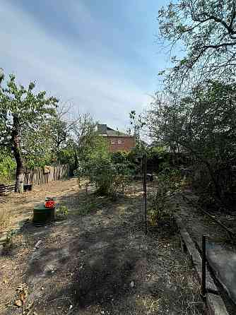 Продаётся частный дом с капитальным гаражом и придомовыми постройками Донецк