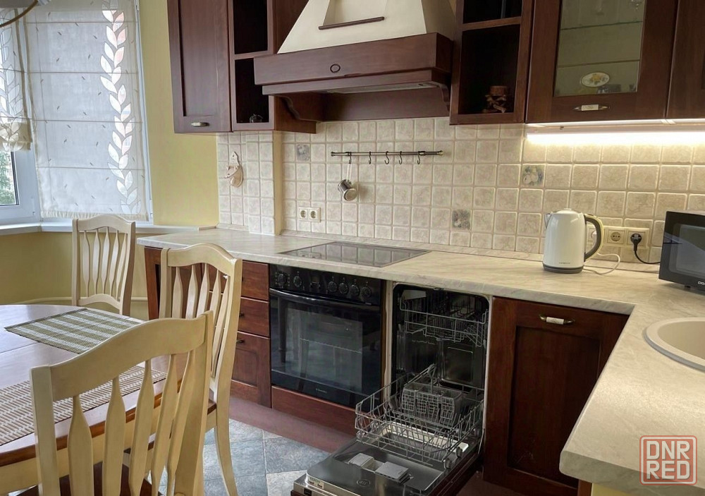 Сдаю двухкомнатную квартиру 64.0 м² этаж 5/9, город Донецк, Ворошиловский район Донецк - изображение 2