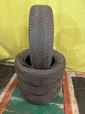 Продам комплект всесезонных шин Kumho Solus 215/65r16 Донецк