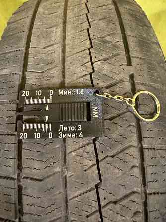 Продам комплект зимних шин Bridgestone Blizzak 195/65r15 Донецк