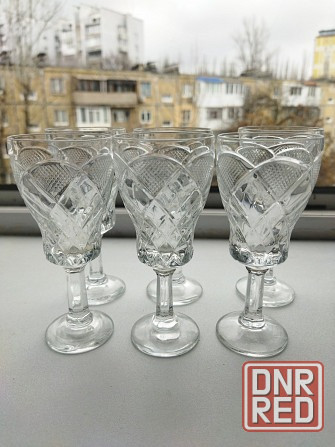 Большие хрустальные рюмочки на ноже ссср Донецк - изображение 1