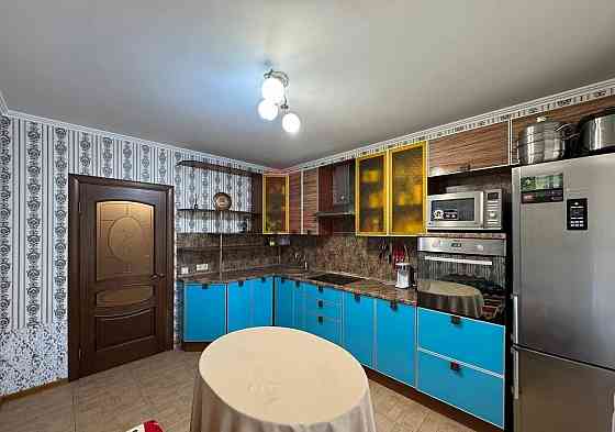 Сдам просторную двухкомнатную квартиру. Киевский район, возле Ветки. Этаж 2. Донецк