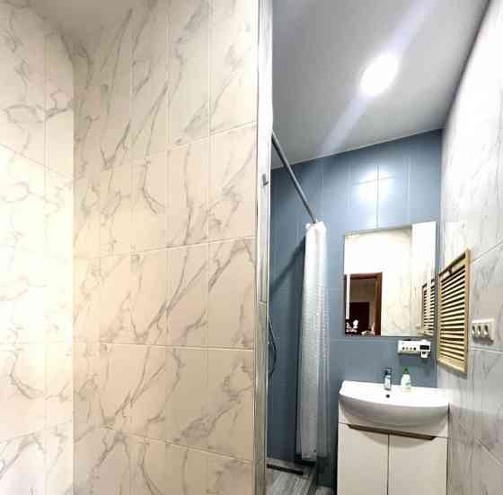 Сдам уютную двух-комнатную квартиру в Будёновском районе Донецка, возле Каравана. 54 квадрата. Донецк