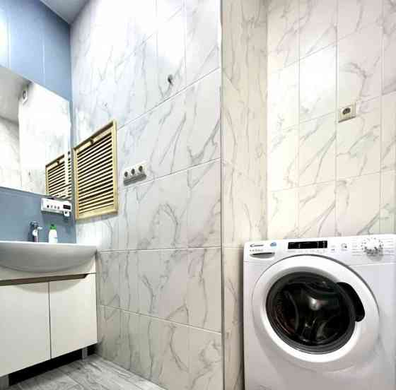 Сдам уютную двух-комнатную квартиру в Будёновском районе Донецка, возле Каравана. 54 квадрата. Донецк