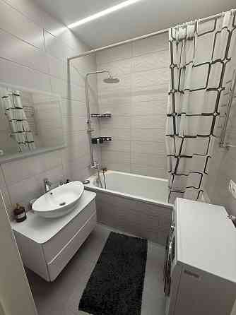 Сдам Просторную однокомнатную квартиру. этаж 2/5. Расположена в Киевском районе,ориентир Донецк Сити Донецк