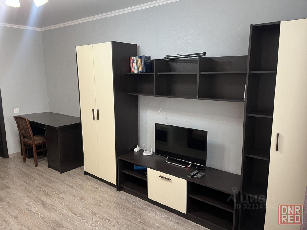Сдаю однокомнатную квартиру 40.0 м² этаж 5 город Донецк, Шахтерская площадь, Ворошиловский район. Донецк - изображение 1