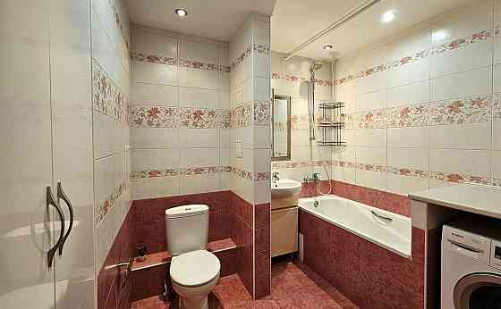 Сдается уютнaя трехкомнатная квaртиpа в самом сердце Донецка (Ворошиловский район, улица Артема Донецк