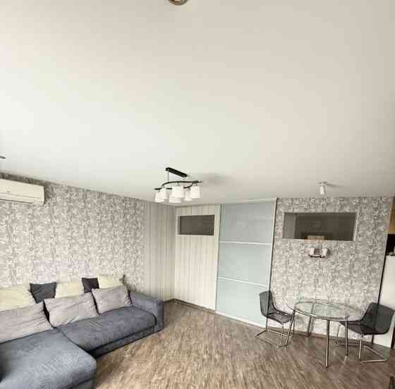 Сдам просторную светлую однокомнатную квартиру в Ленинском районе на Боссе Донецк