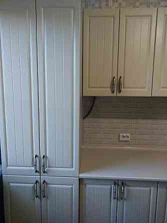 Прямая кухня "Лондон" с пеналом 2,3 м в цвете дуб крем Макеевка