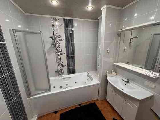 Продаю 4-х комнатную квартиру в Киевском районе, пр. Панфилова Донецк