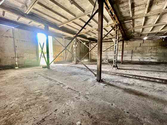 сдам помещение под сто рем. базу фур автобусов Сдам помещение 300 м2 (3 бокса) под рем. базу автобус Макеевка