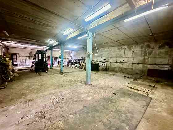 сдам помещение под сто рем. базу фур автобусов Сдам помещение 300 м2 (3 бокса) под рем. базу автобус Макеевка