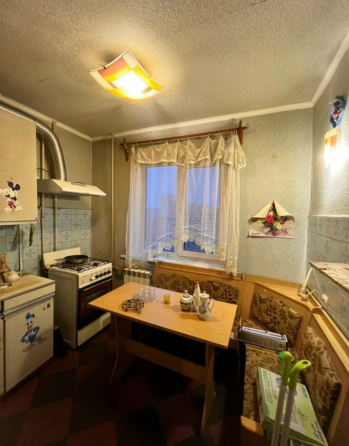 Срочно 3к кв м-н Зеленый-1, в районе Танка Макеевка