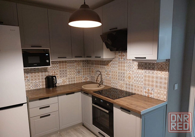 Сдаю однокомнатную квартиру 49.0 м² этаж 3/5 город Донецк, Ленинский район, Цирк. Донецк - изображение 3