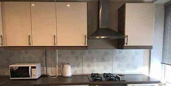 Сдам однокомнатную квартиру с качественным ремонтом в Киевском районе по адресу улица Артема. Донецк