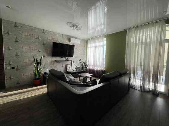 Сдаётся 2-х комнатная квартира в Ворошиловскому районе, пл. Ленина (ДонМак) Площадь: 73 м2 Донецк