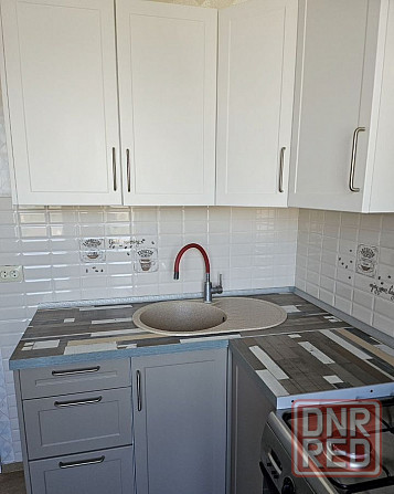 Сдаю двухкомнатную квартиру 52.0 м² этаж 4 город Донецк, Ворошиловский район Донецк - изображение 2