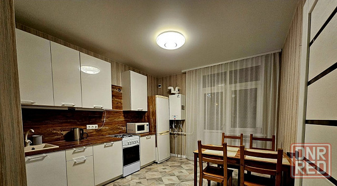 Сдаю двухкомнатную квартиру в Ленинском на 4 этаже многоэтажного дома с площадью 55м². Донецк - изображение 1