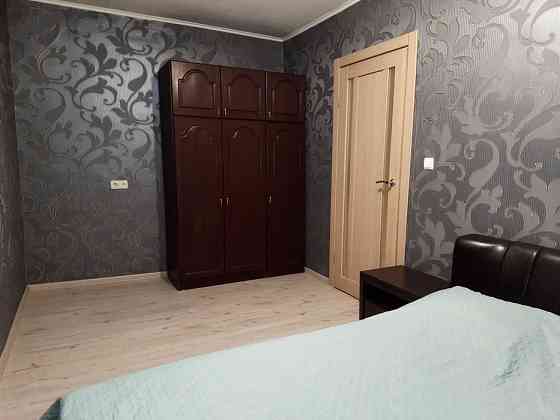 Сдам 2-к квартиру в Ленинском районе.в квартире сделан хороший ремонт, большая просторная кухня 12м² Донецк