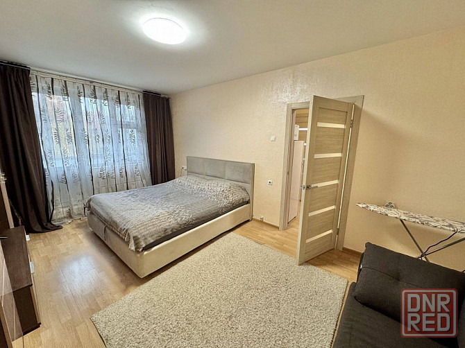 Сдаётся евро однушка в Ворошиловском районе.Квартира со свежим ремонтом.Полностью обустроенная всей Донецк - изображение 1