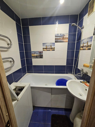 3к.кв. м-н Зеленый в районе Танка Макеевка