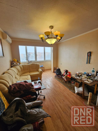 3к.кв. м-н Зеленый в районе Танка Макеевка - изображение 1