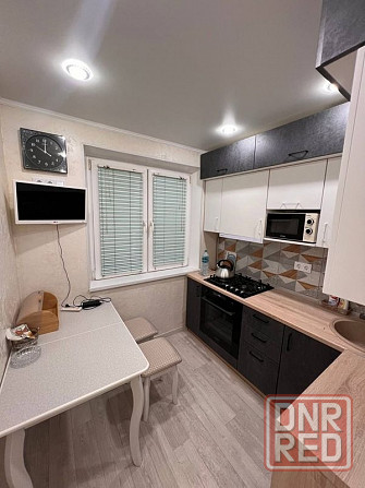 Сдаётся двухкомнатная квартира, Калининский район, ориентир Обжора. Донецк - изображение 4