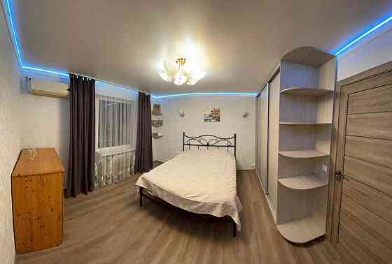 Продается 3-хкомнатная квартира - студия в Калининском р-не! Контур! Донецк