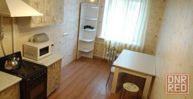 Сдаётся чистая уютная 1комнатная квартира в Пролетарском районе, ул. Раздольная. Донецк - изображение 1