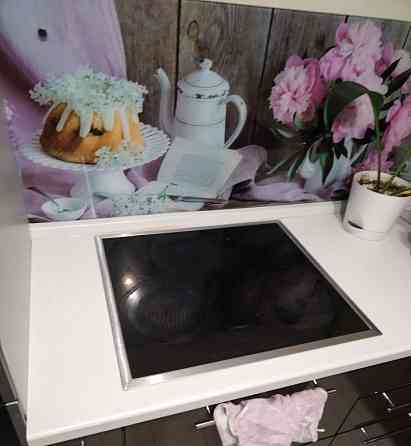 Сдаётся просторная двухкомнатная квартира в Пролетарском районе на Раздольной! Донецк