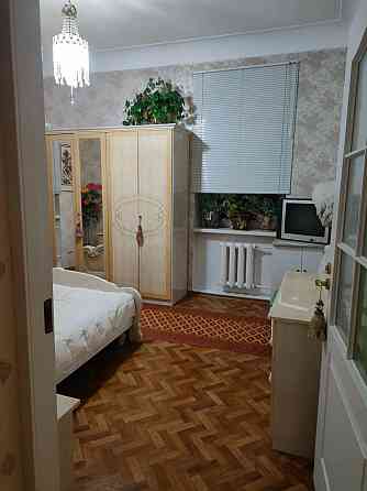 Продам 2-комн. сталинку в центре. Луганск