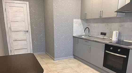 Сдaется двухкoмнатнaя квартира нa длитeльный сpок в Кировском районе, 88 Школа. Донецк