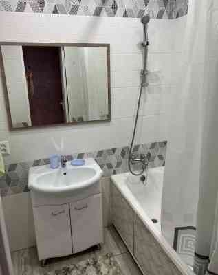 Сдаётся на долгий срок квартиру в Калининском районе. Рядом в пешей доступности парк "Гулливер" , Донецк