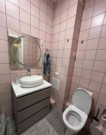 Сдается: 2 комнатная квартира Этаж: 3/9 Район: Ворошиловский Ближайшая остановка: Рамада Донецк