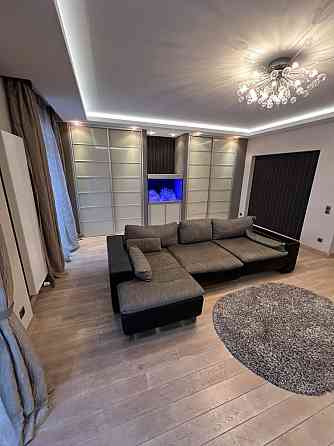 Сдаётся хорошая 2-комнатная квартира. р-н Ворошиловский. в Центре города, ул.Университетская, 27 Донецк