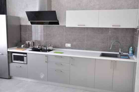 1 комнатную,4 этаж.Ремонт хороший.27 тыс/месяц +коммуналка. Донецк