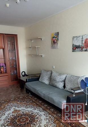 Сдаётся уютная однокомнатная квартира в Ворошиловском районе, бул. Школьный, площадью 38 кв. Донецк - изображение 1