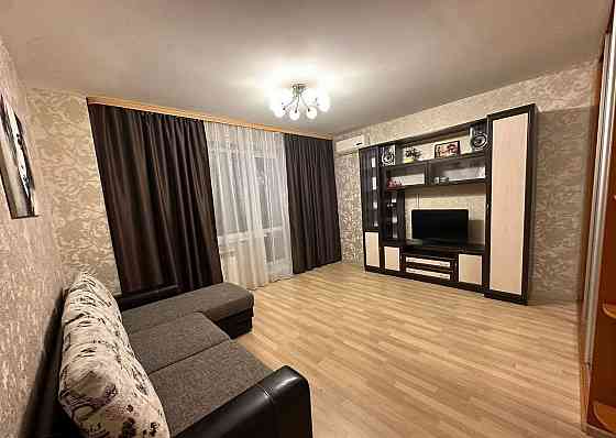 Сдается:Однокомнатная квартира Этаж:6/9 Район:Пролетарский Ближайшая остановка:школа Донецк