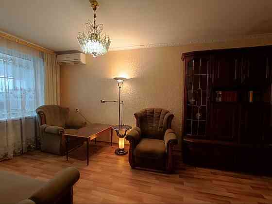 Продам 2-х ком. квартиру и капитальный гараж в Ленинском р-не Донецка. Донецк