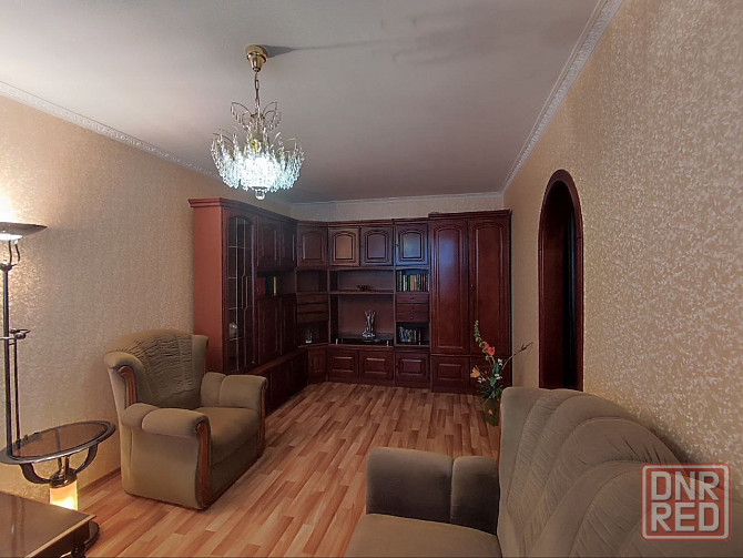 Продам 2-х ком. квартиру вместе с капитальным гаражом в Ленинском р-не Донецка. Донецк - изображение 2