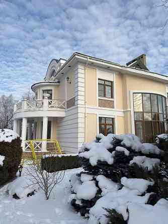 Благоустроенный дом 600 м2 на участке 18 соток Донецк