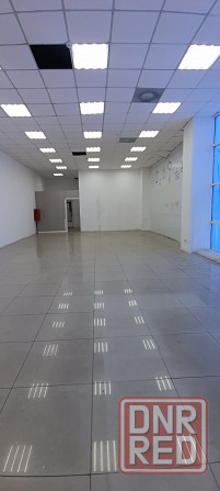 Сдам торговую площадь 460 м² в Будённовском районе, Торговый Центр Майский. Ремонт. Отдельный вход. Донецк - изображение 2