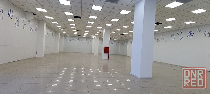Сдам торговую площадь 460 м² в Будённовском районе, Торговый Центр Майский. Ремонт. Отдельный вход. Донецк - изображение 3
